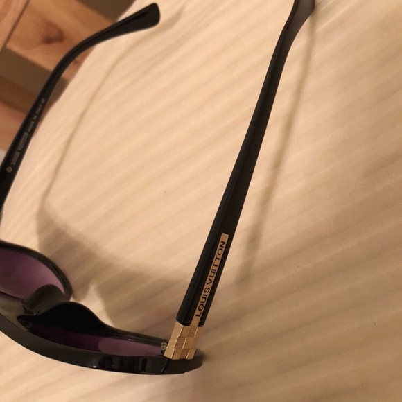 Sunglasses - Picture 5 of 5